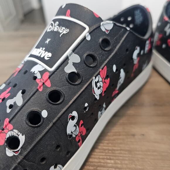 Native X Disney Minnie Mouse Sneakers Unisex M10 W12 Black Red Bows Slip On - Picture 6 of 10